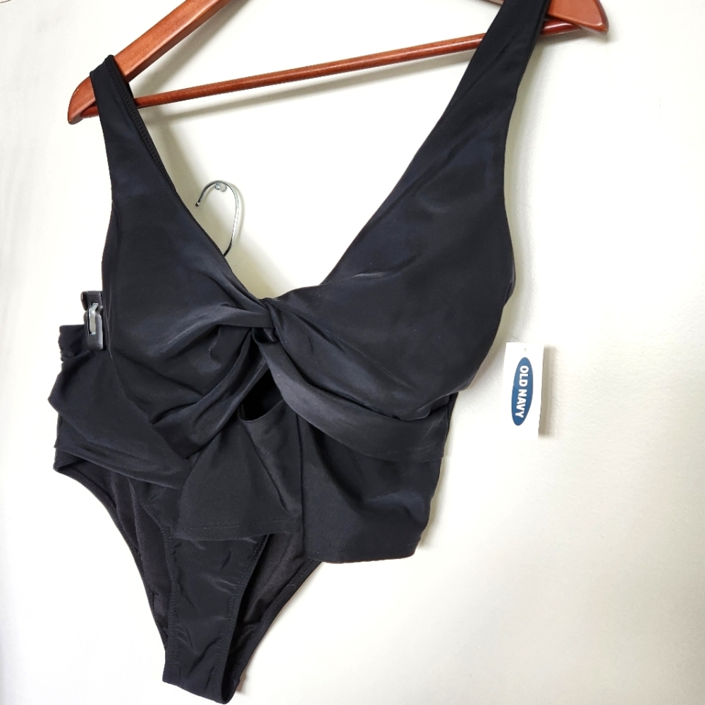 nwt Two Piece bathing suit tankini